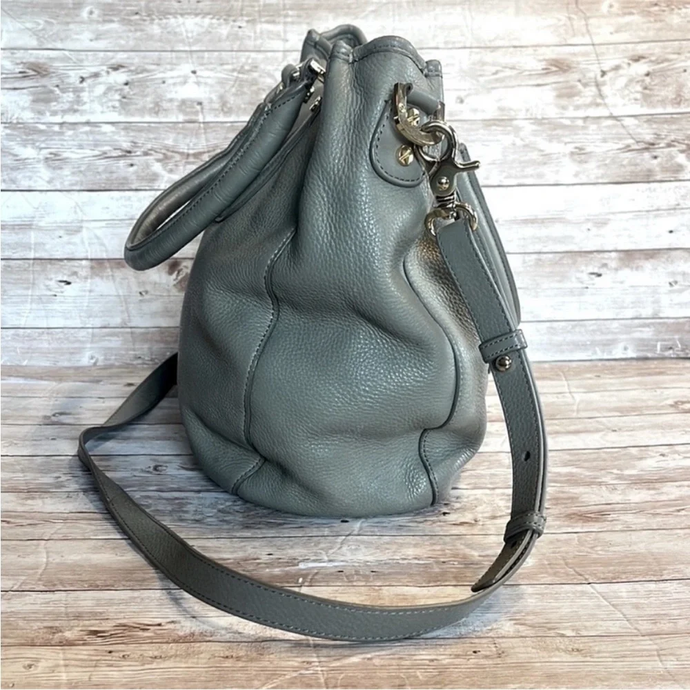 Tory Burch Elegant Pebbled Leather Handbag